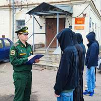 Новгородские следователи вновь нашли не вставших на воинский учёт мигрантов