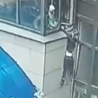 Новгородский омбудсмен прокомментировала случай с падением ребенка из окна ТЦ