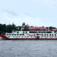 Великий Новгород посетил трёхпалубный круизный теплоход «Принцесса Анабелла»